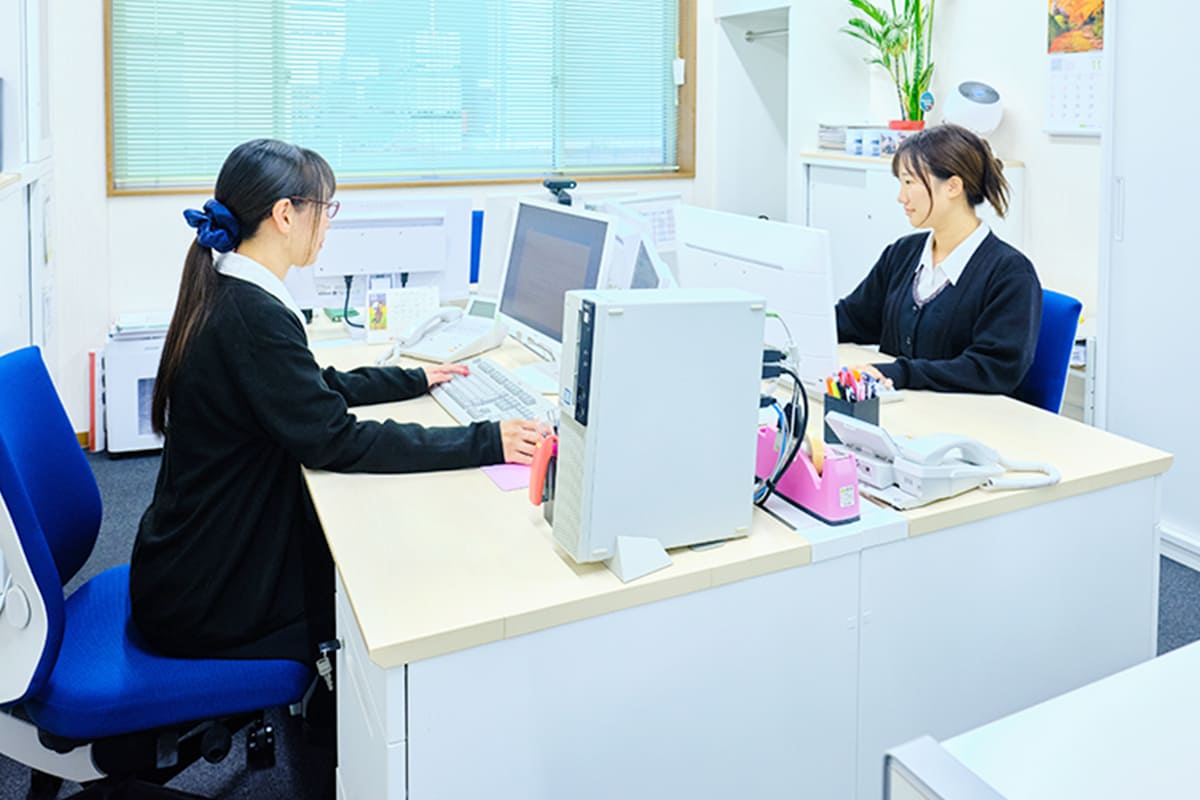 YBSサービス株式会社のスタッフ